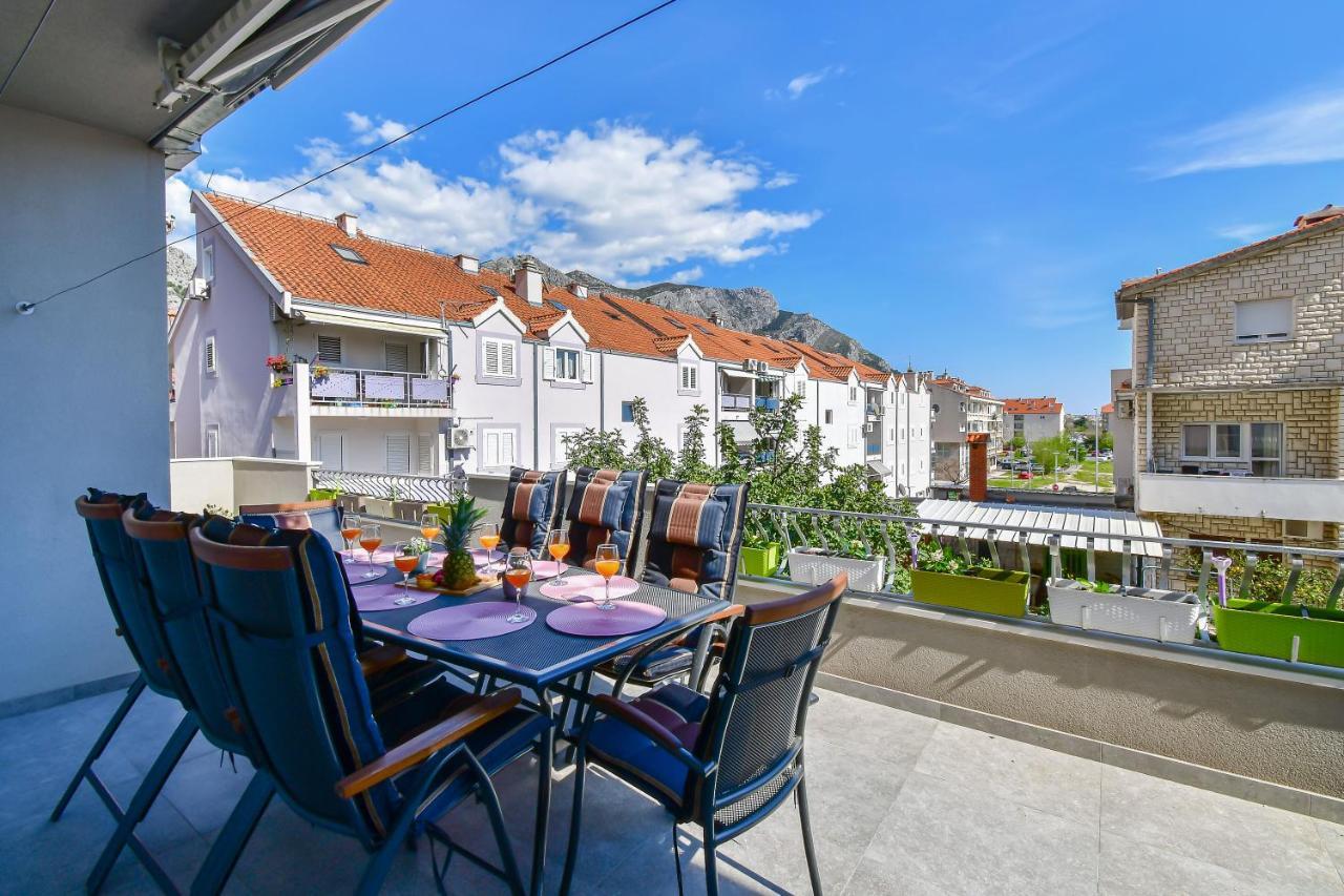 Apartment Ela Омиш Экстерьер фото