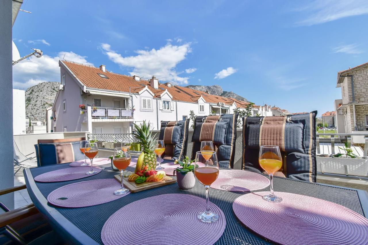 Apartment Ela Омиш Экстерьер фото