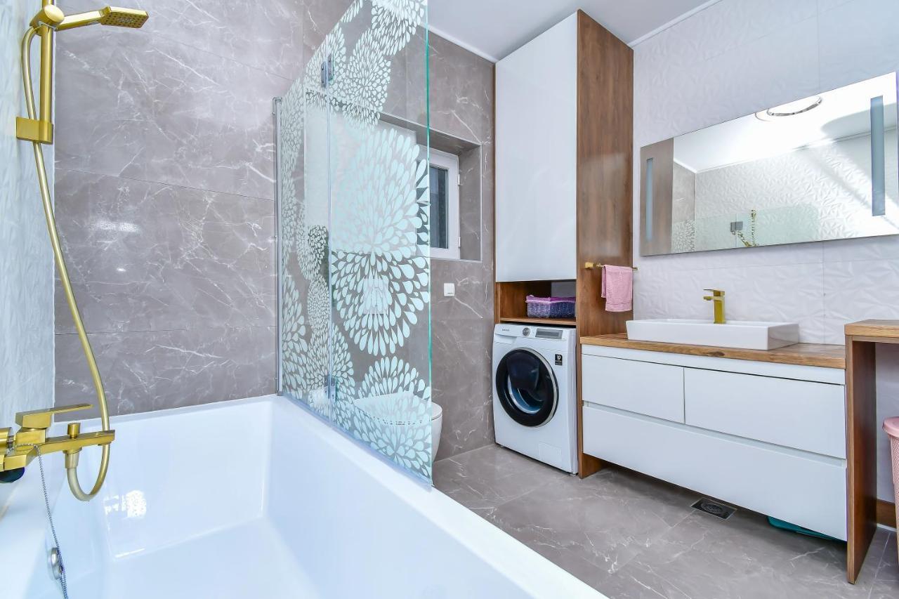 Apartment Ela Омиш Экстерьер фото