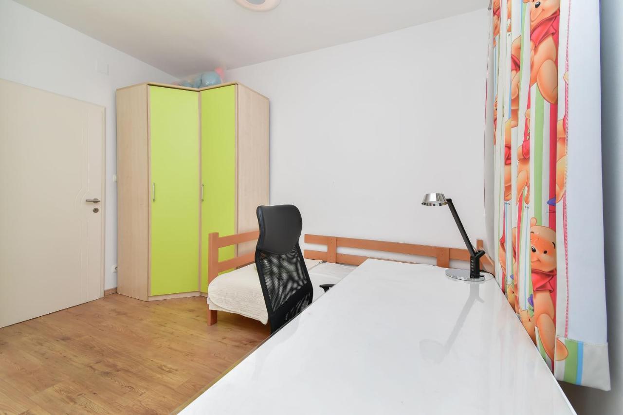 Apartment Ela Омиш Экстерьер фото
