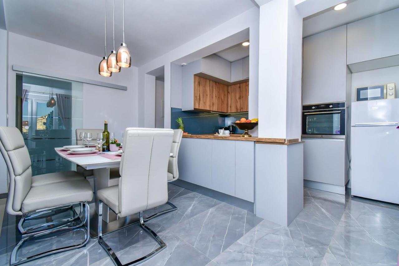 Apartment Ela Омиш Экстерьер фото