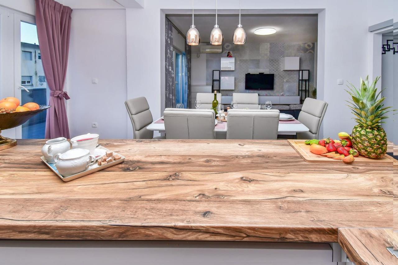 Apartment Ela Омиш Экстерьер фото