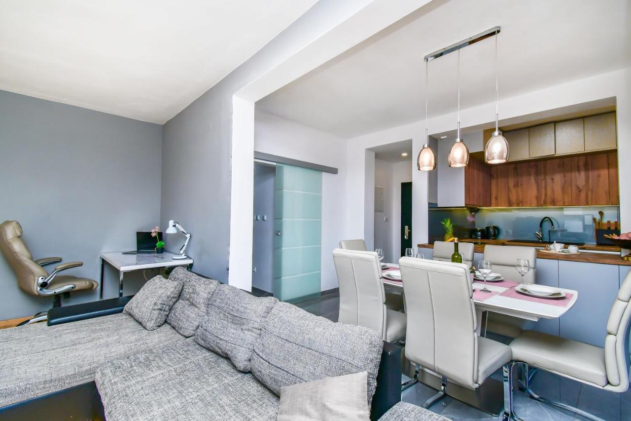 Apartment Ela Омиш Экстерьер фото