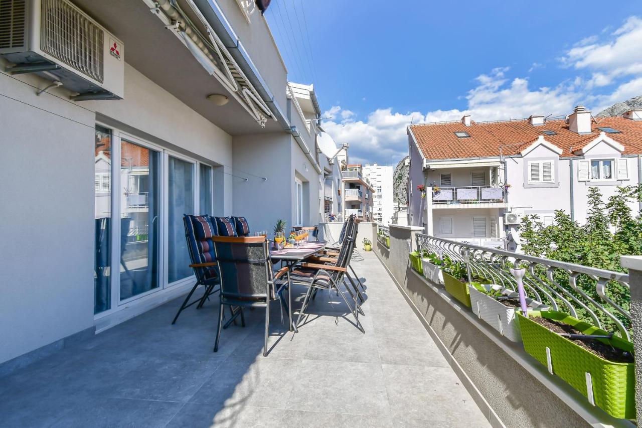 Apartment Ela Омиш Экстерьер фото